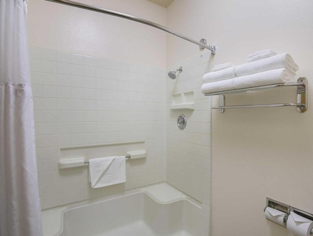 Quality Inn Fresno Yosemite Airport Zewnętrze zdjęcie