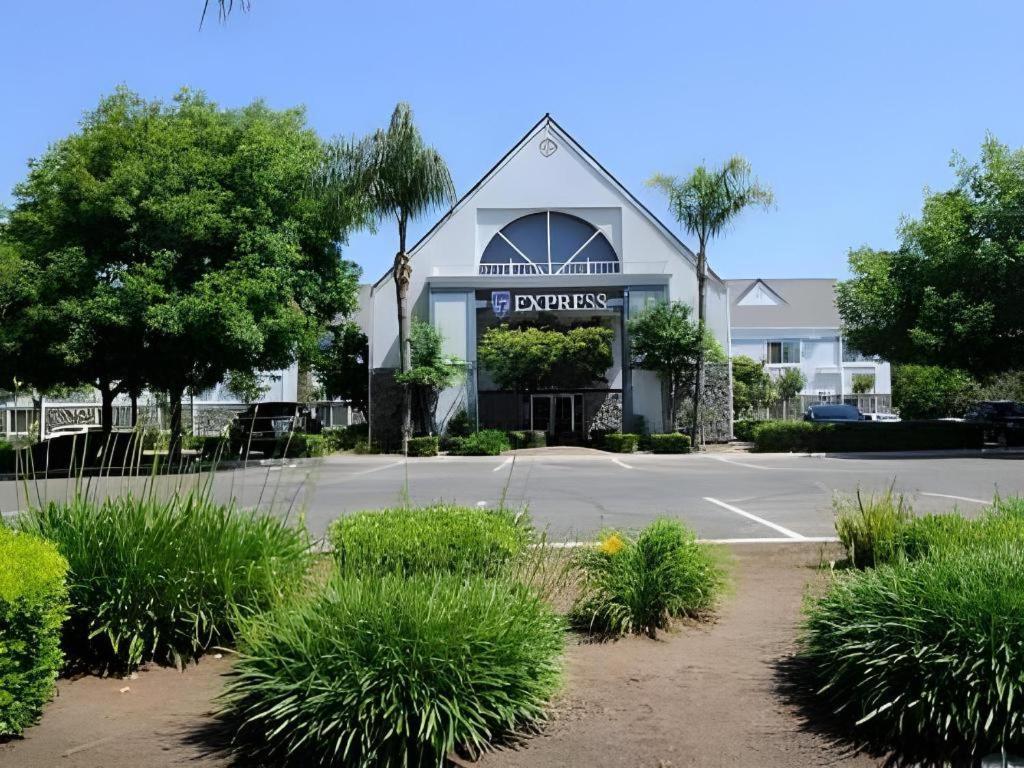 Quality Inn Fresno Yosemite Airport Zewnętrze zdjęcie